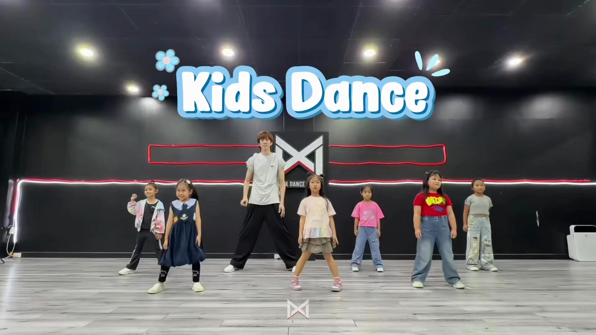 @MAXXDANCESTUDIO