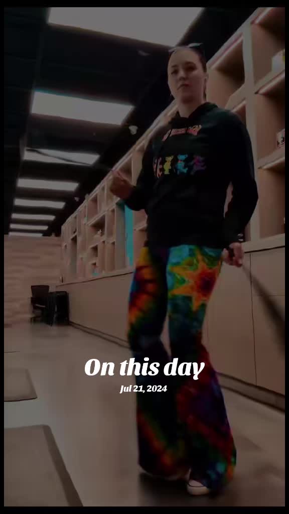@lizoneil