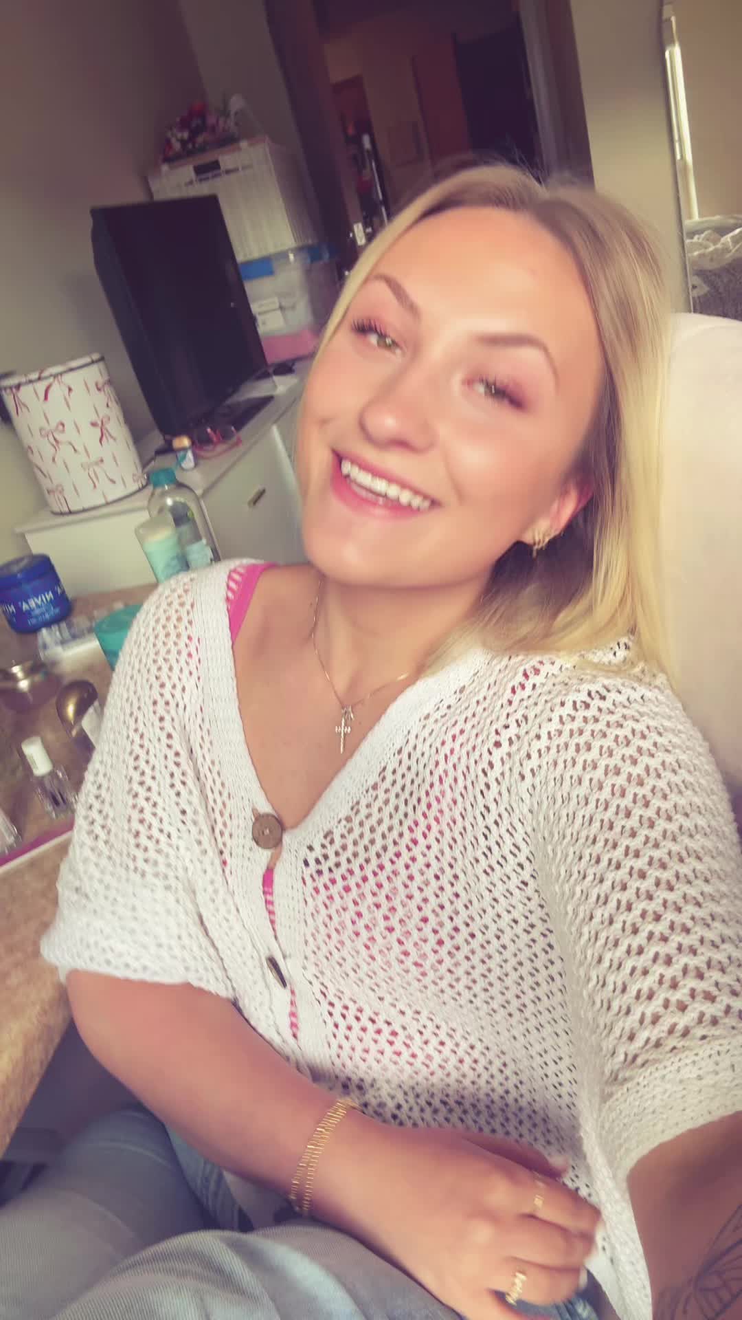 @chloevraspir