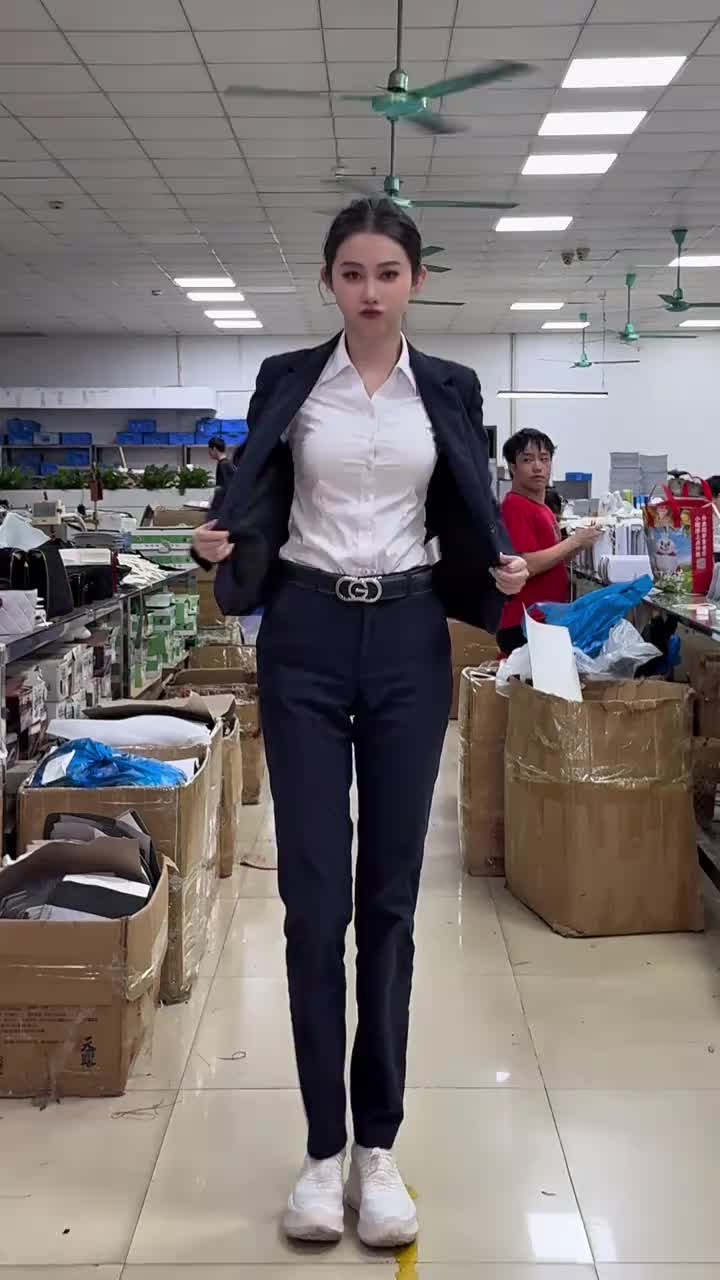 @Sally 雪莉 大笑笑