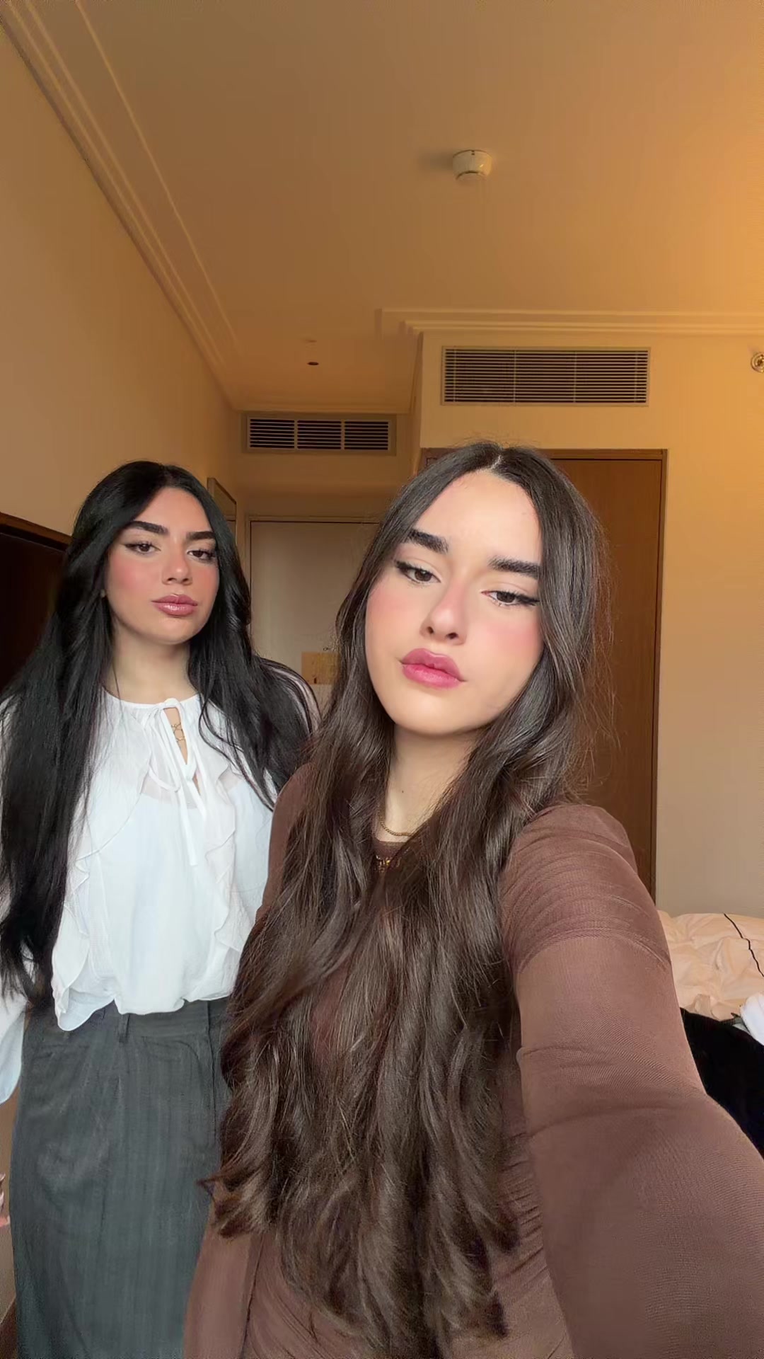 @הִילָּה (: