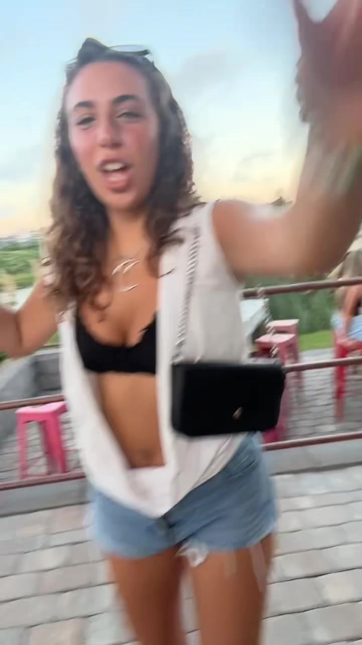 @bella biebes