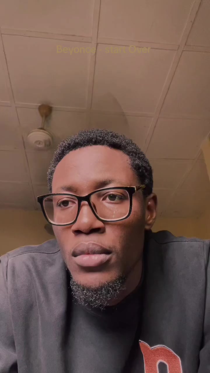 @Eefo | Singer-songwriter