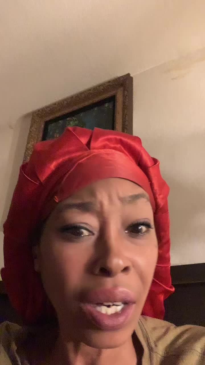 @TheLibrarienne