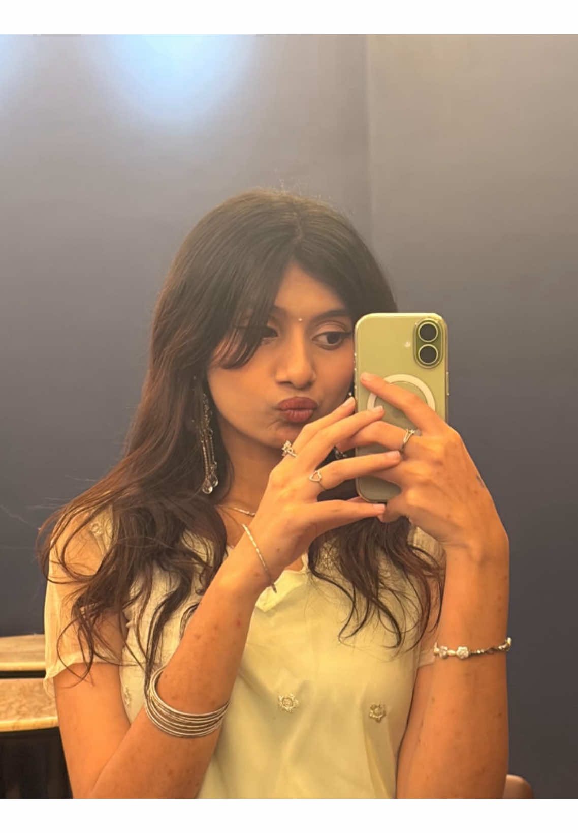 @v_v