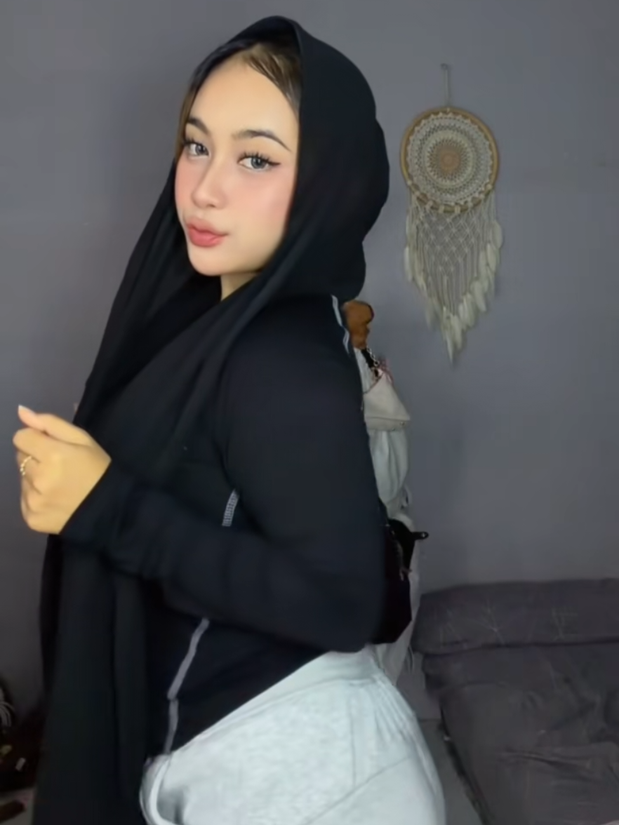 @Azura