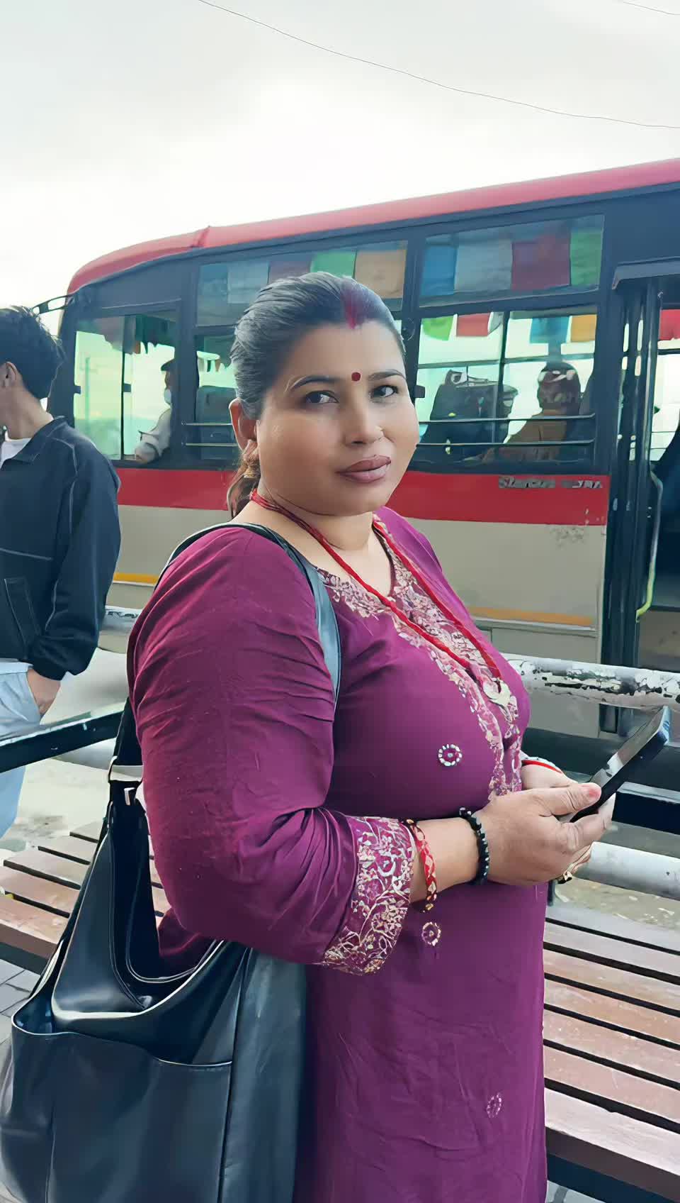 @Reesika Ratna Reesik
