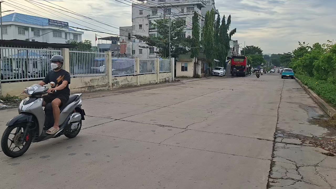 @Hoàng quay xe khách