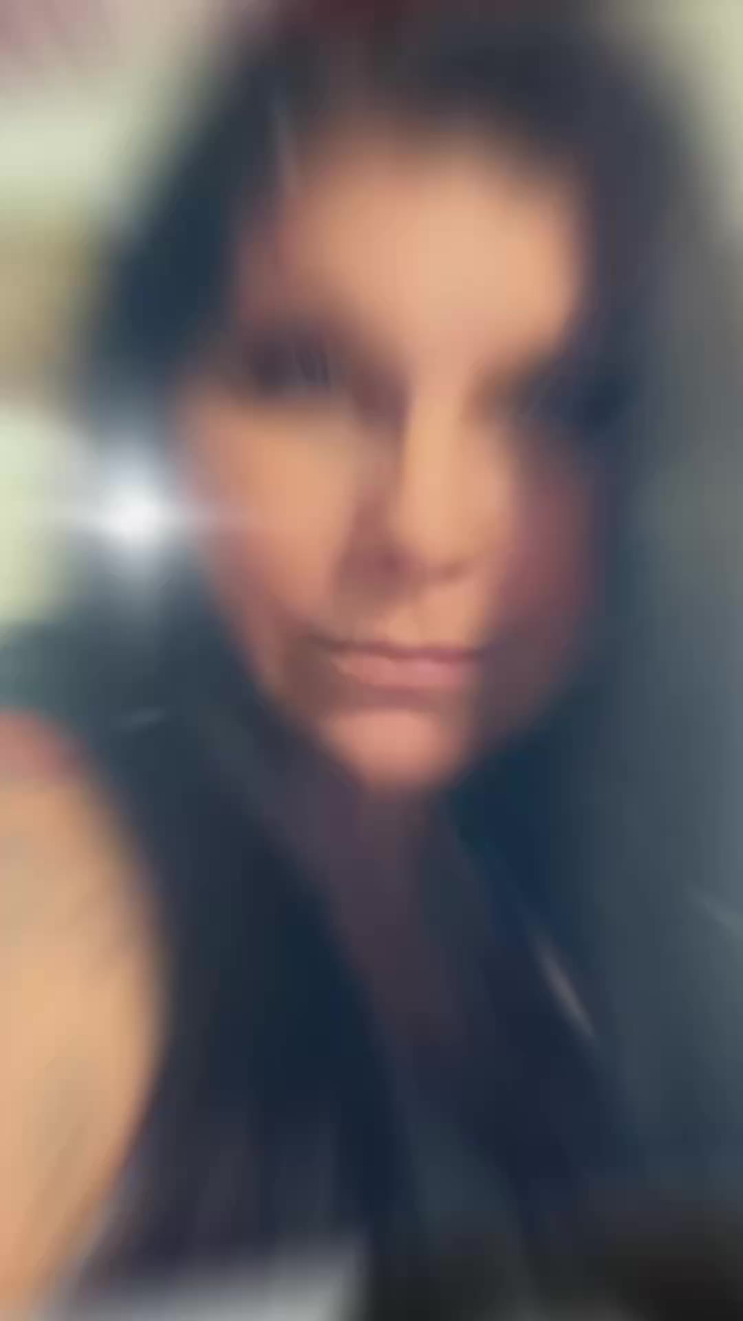 @Thickthighsandprettyeyes42