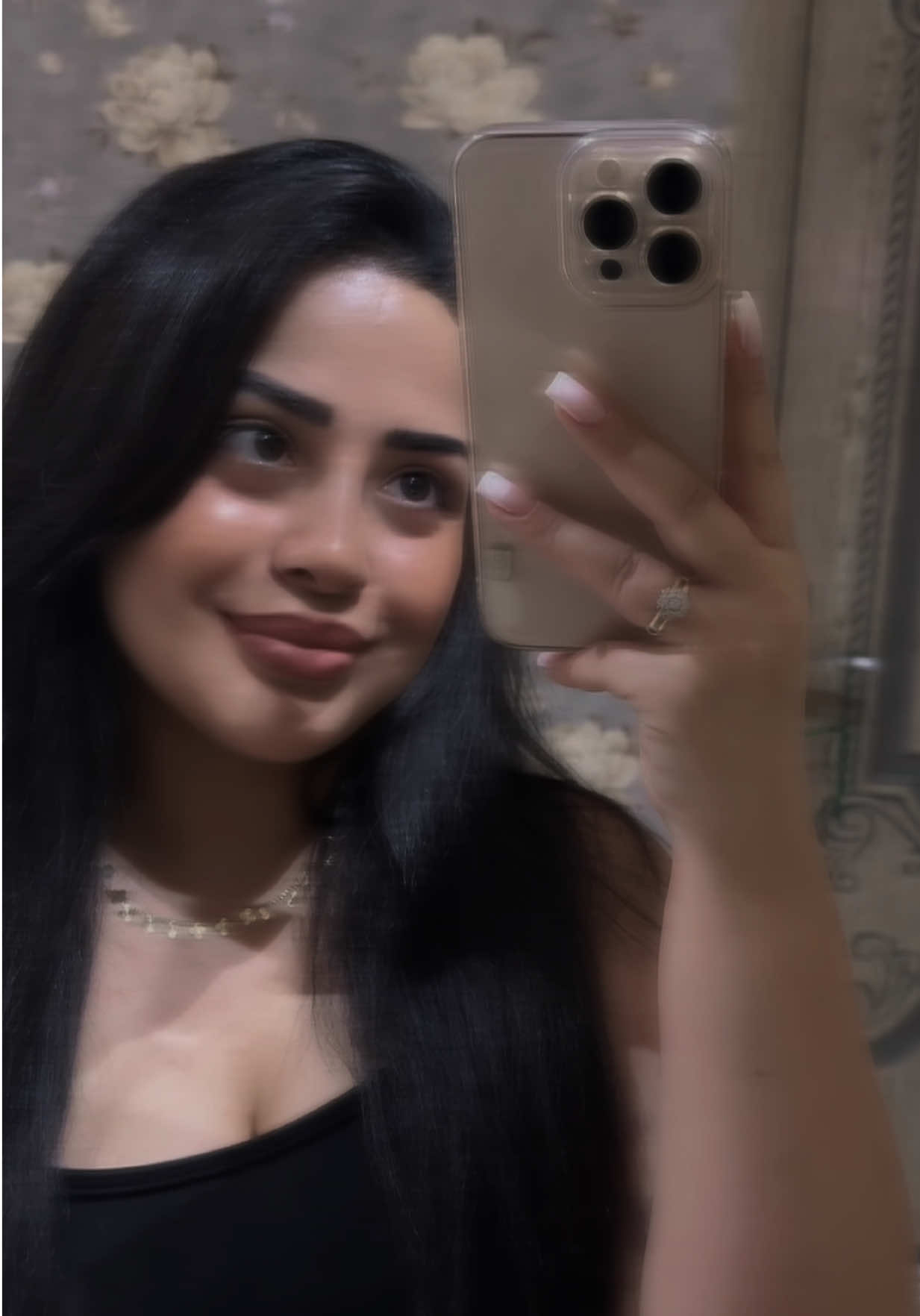 @&Ccedil;inarə Aşurova
