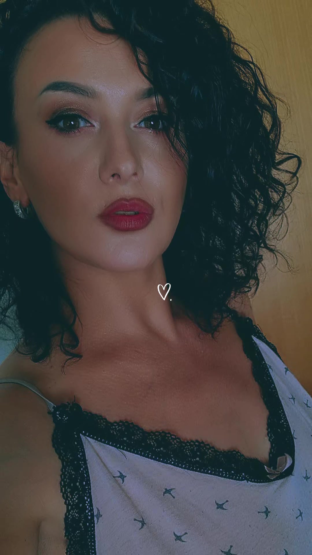 @👑𝕼𝖚𝖊𝖊𝖓 𝖔𝖋 𝕳𝖊𝖆𝖗𝖙𝖘