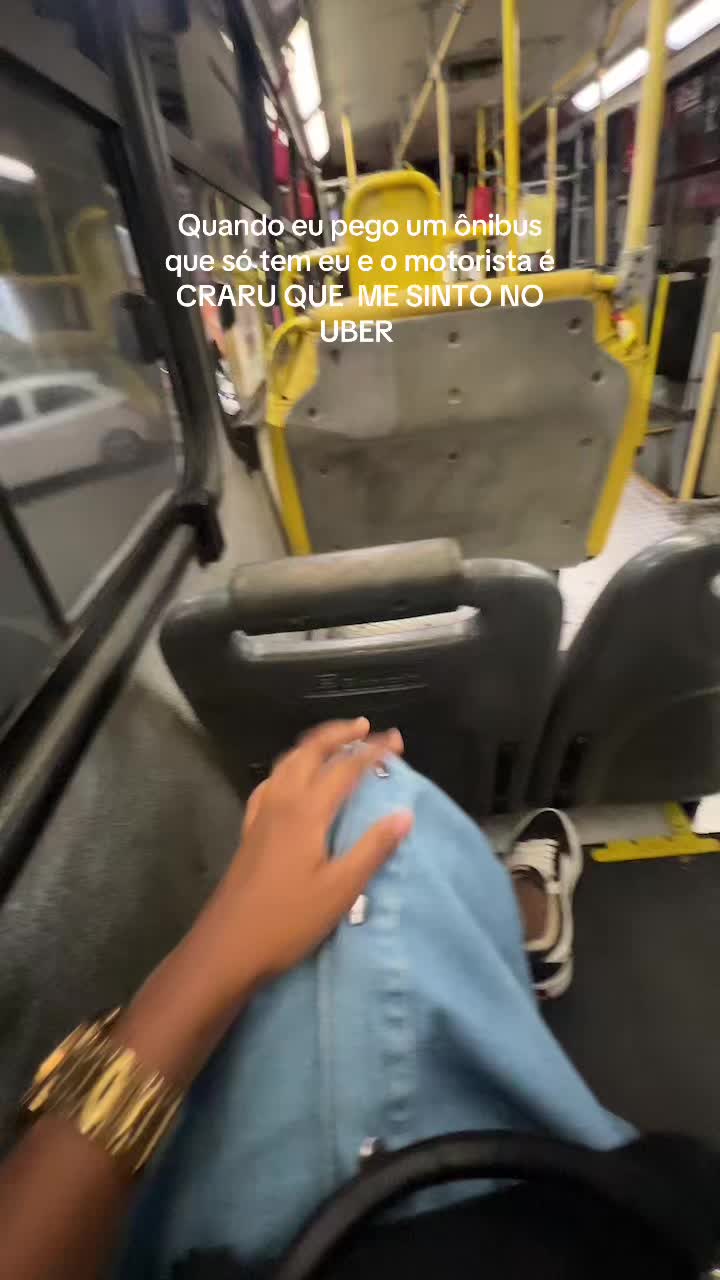 @cassiavitoriaaa__