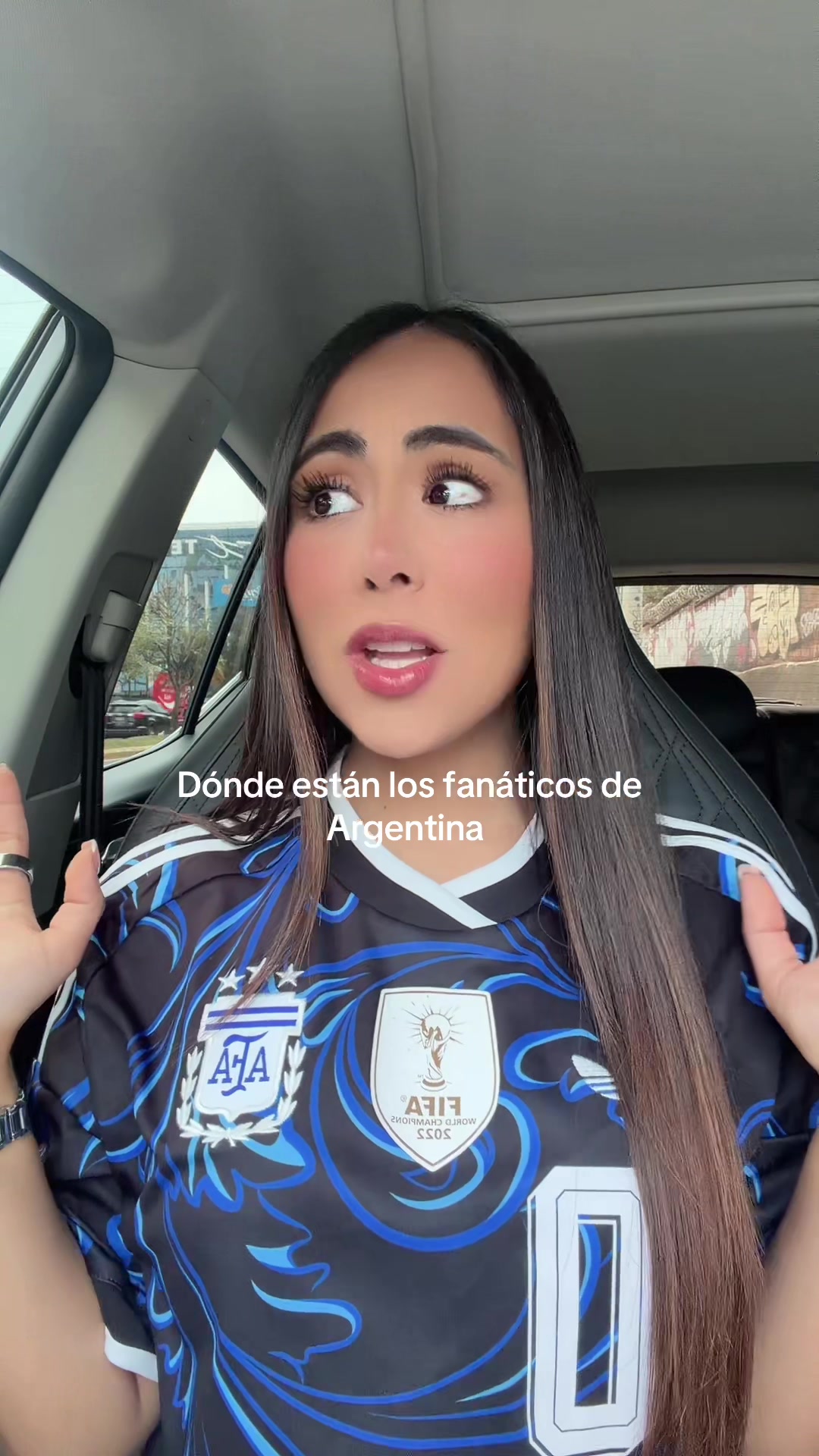 @Adriana González