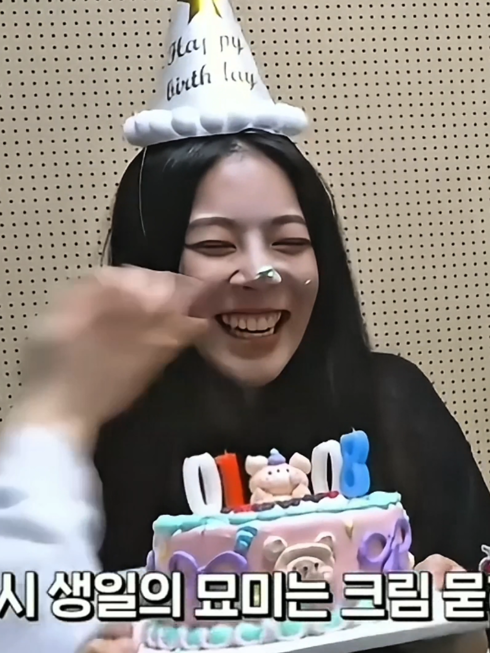 @hyerin from tripleS