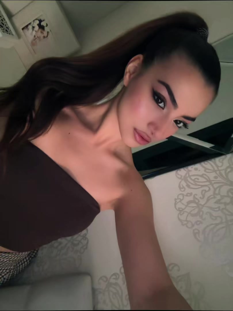 @𝑳𝑨𝑼𝑹𝑨 𝑫𝑨𝑵𝑬𝑳𝒀𝑨𝑵
