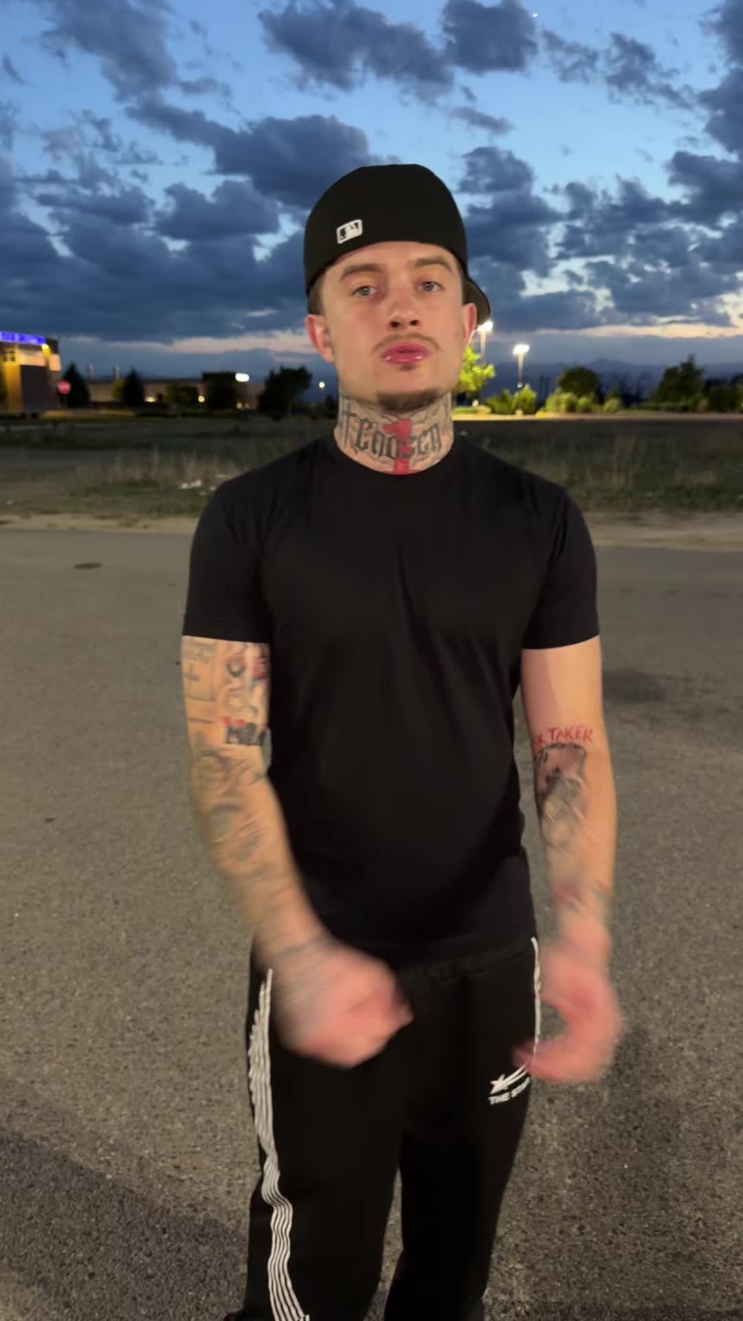 @Danoto 🦇