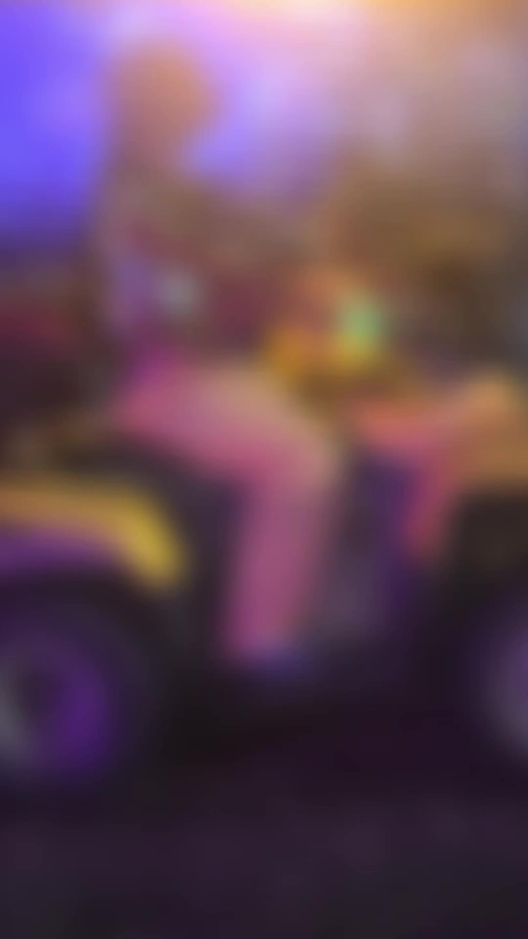 @hangwithJ2