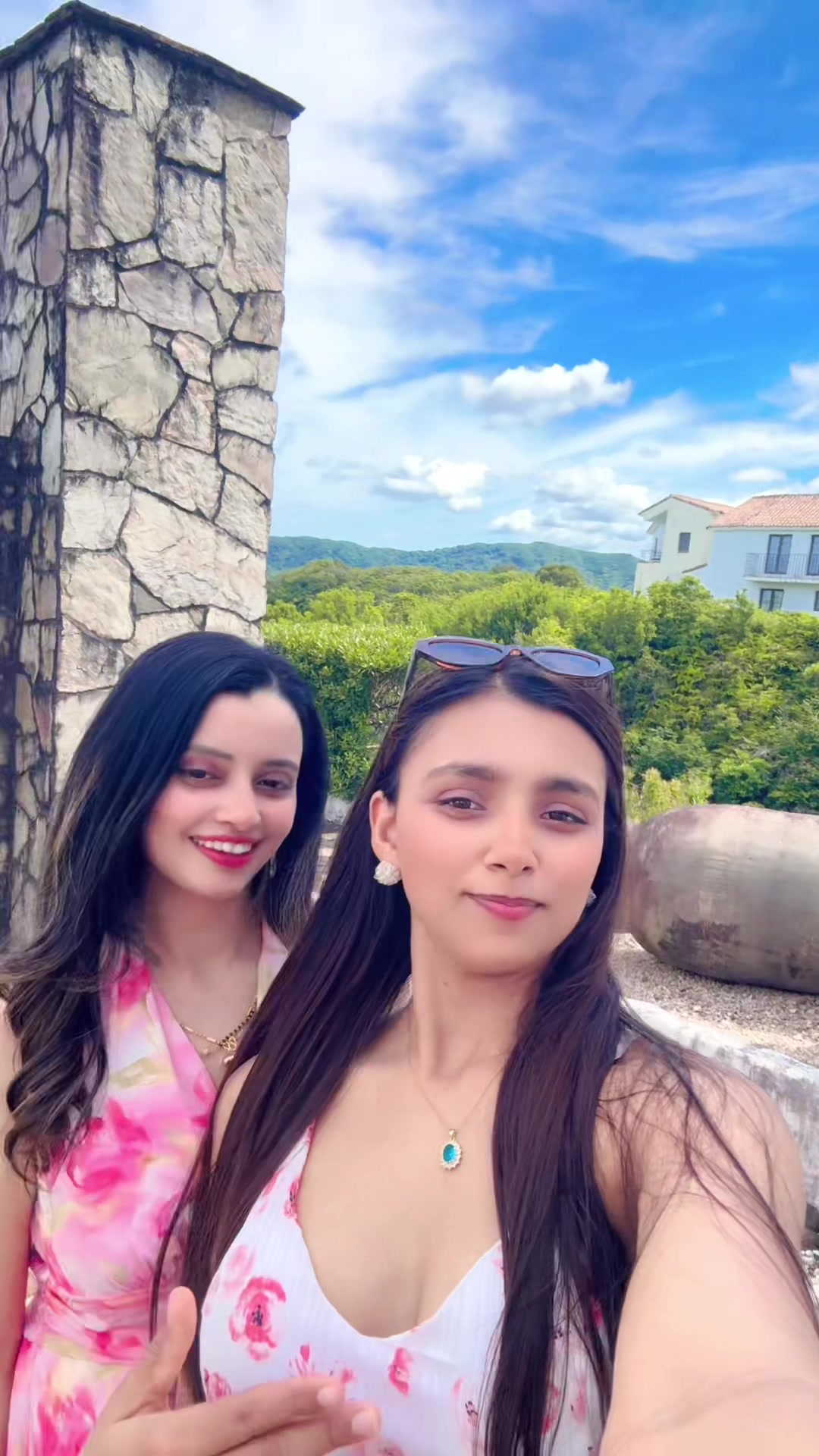 @Manishathapa🦚🦚🌹🌷