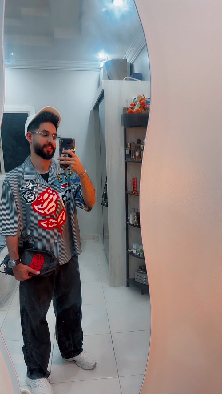 @مُبهم 🤍.