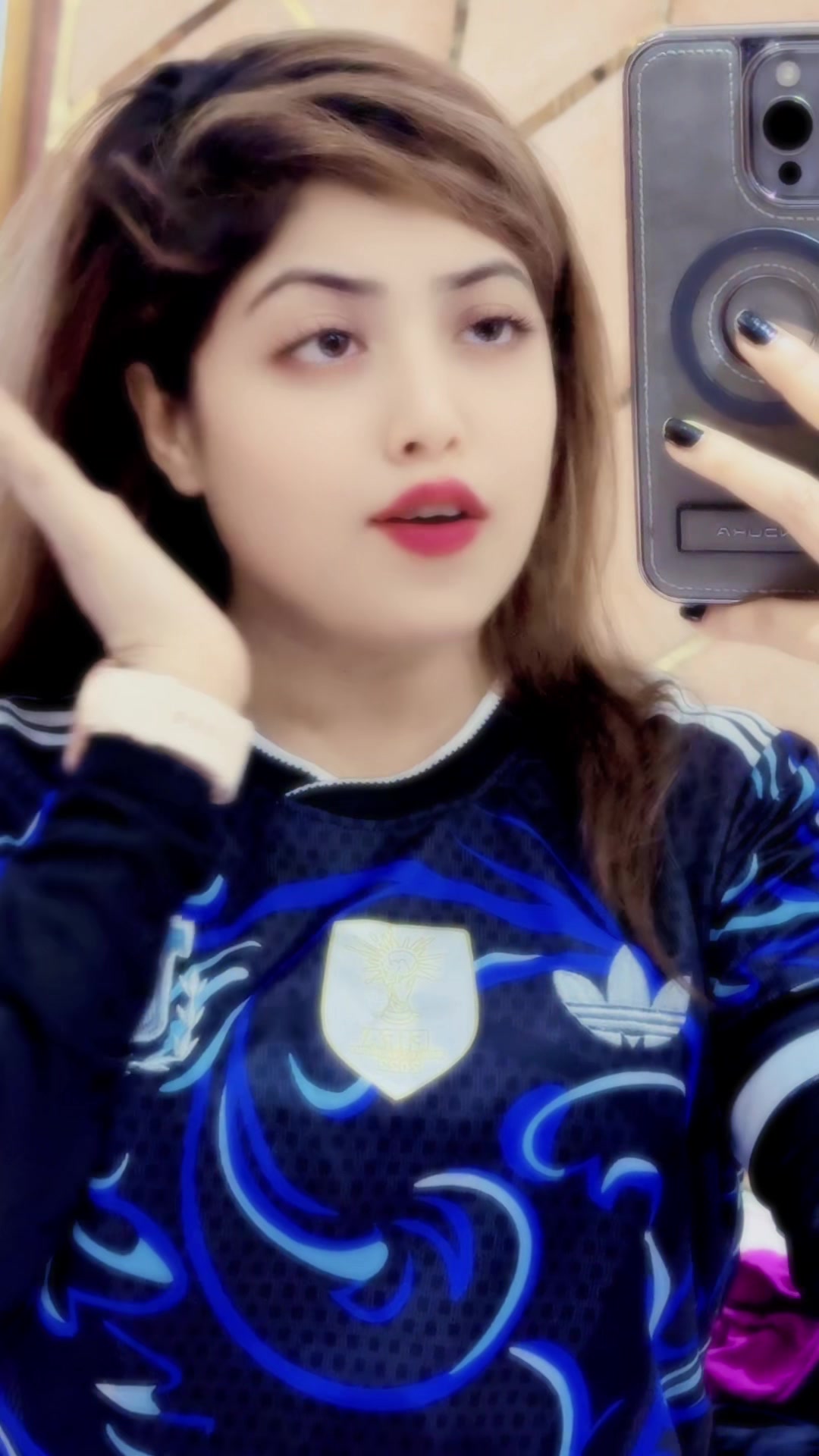@𝐄𝐯𝐚 𝐂𝐡𝐨𝐰𝐝𝐡𝐮𝐫𝐲