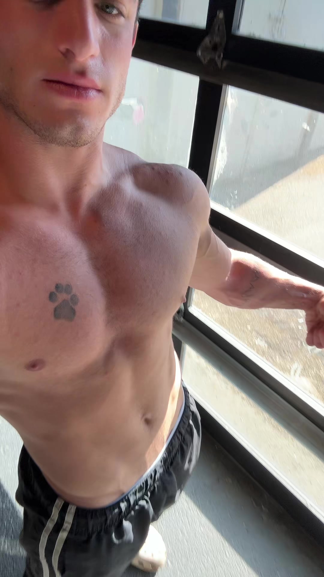 @ommy