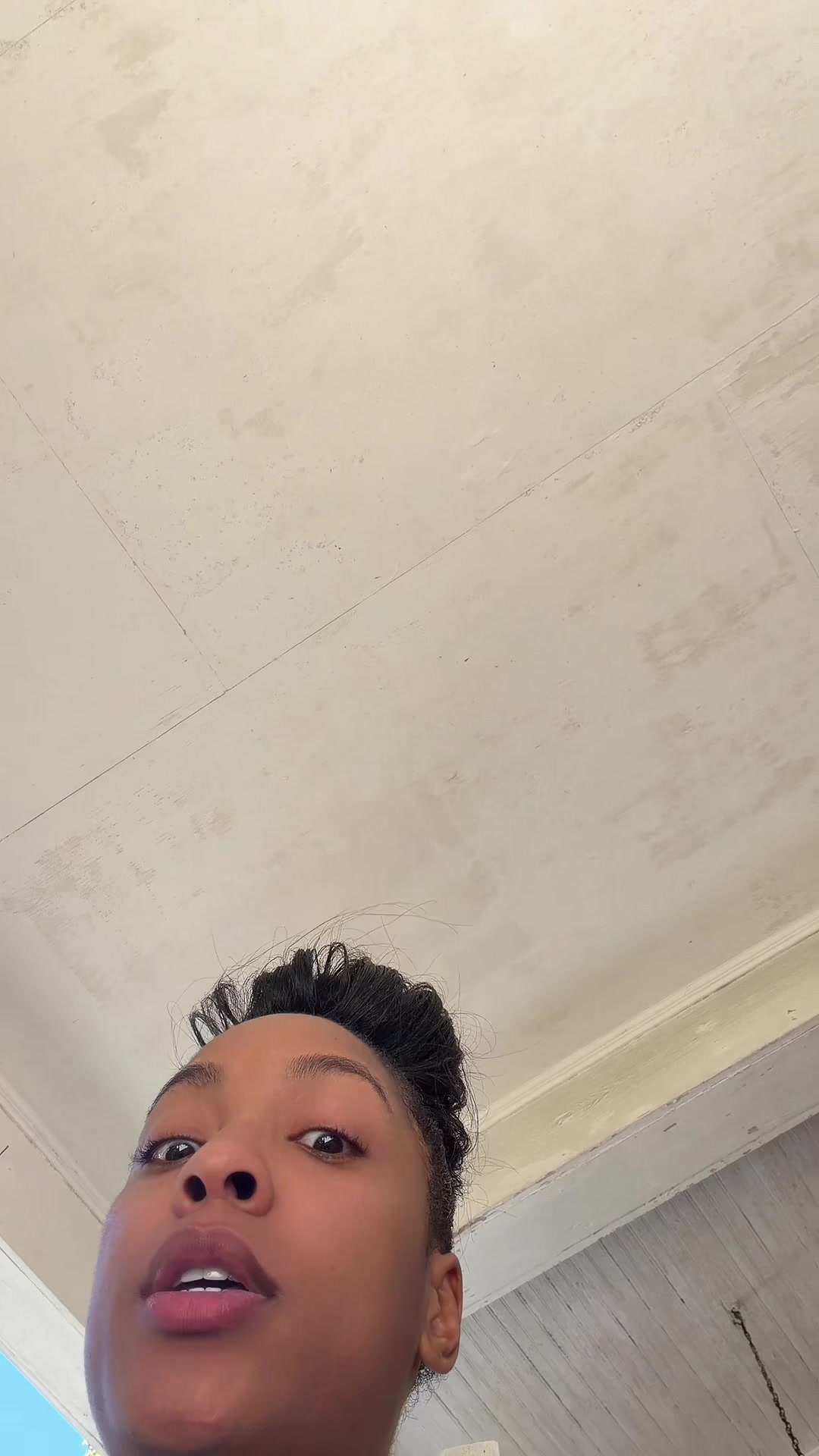 @AshMona