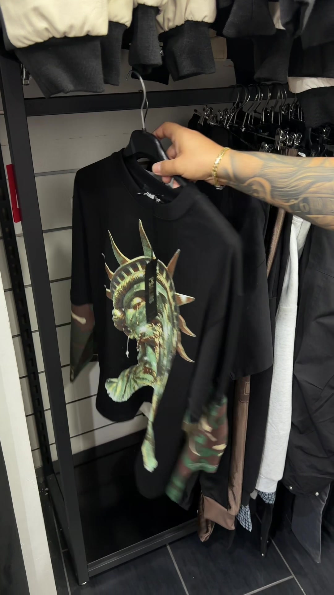 @AMEDEUS ABBIGLIAMENTO UOMO