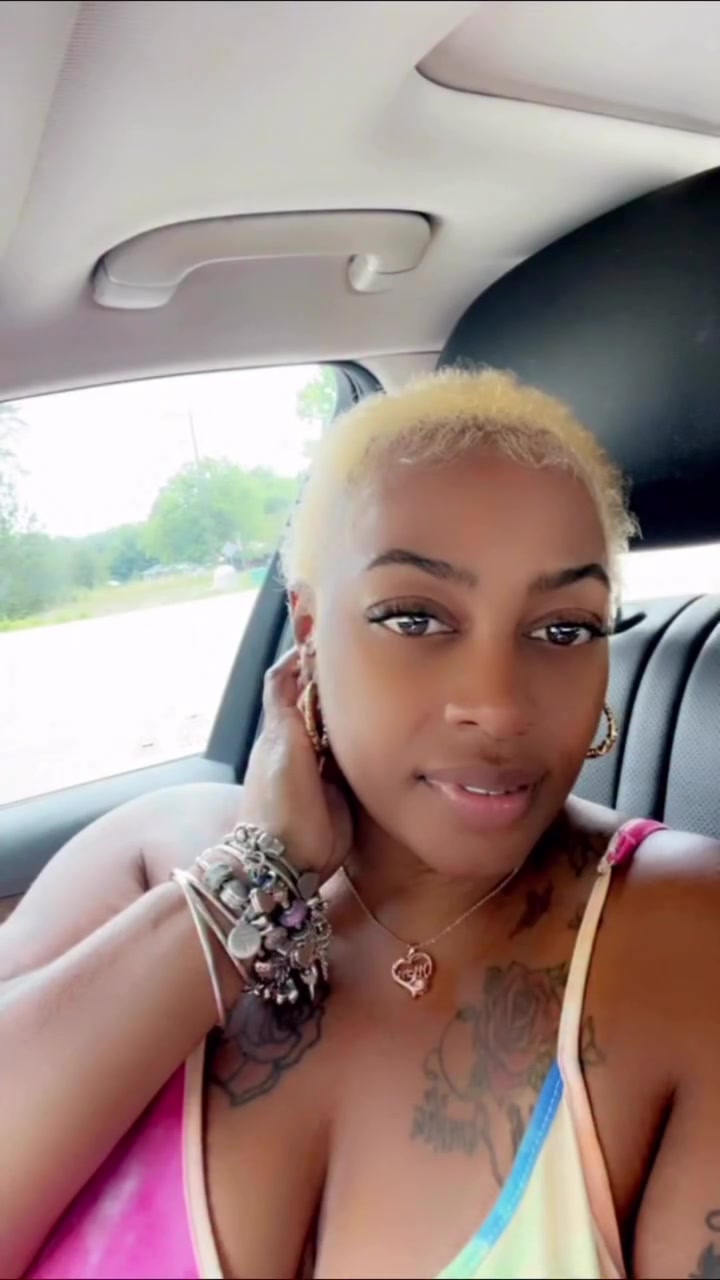 @SexyB