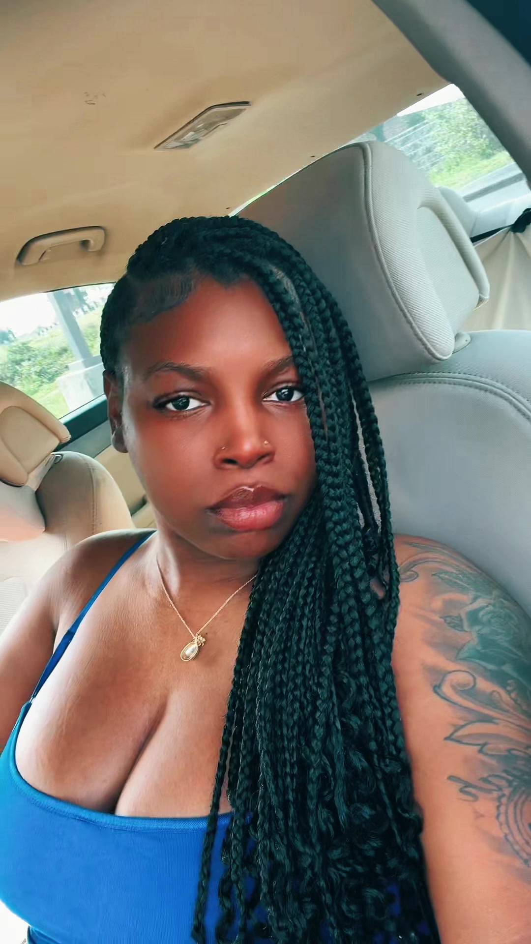 @SheTinkUnique🌻