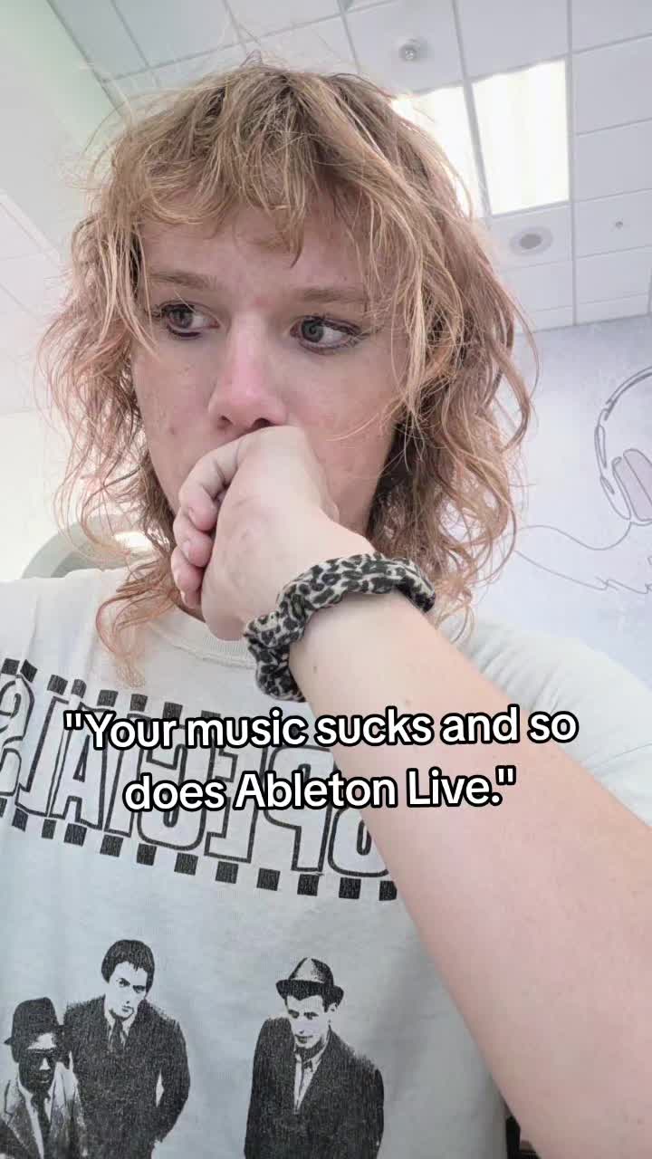 @Axl 🏳️⚧️ (They/She)