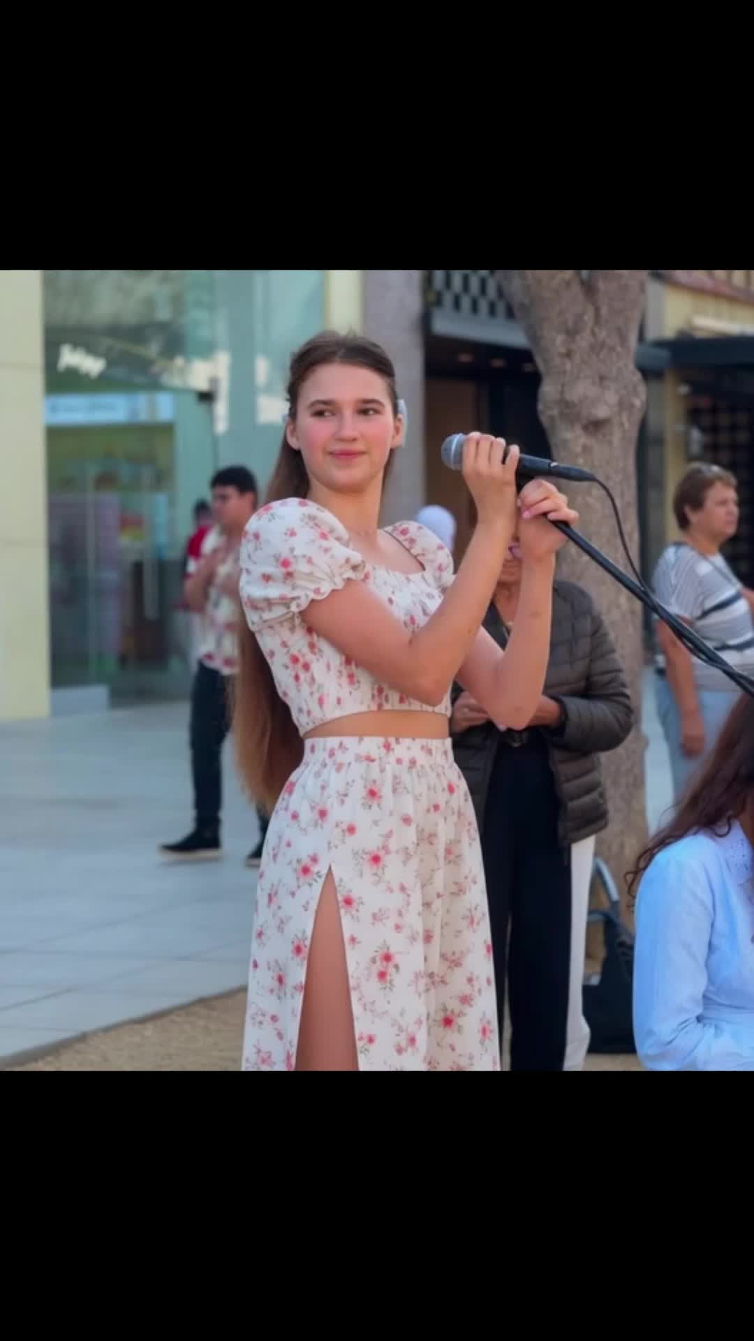 @Nana