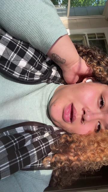 @CurlyheadZimmarria