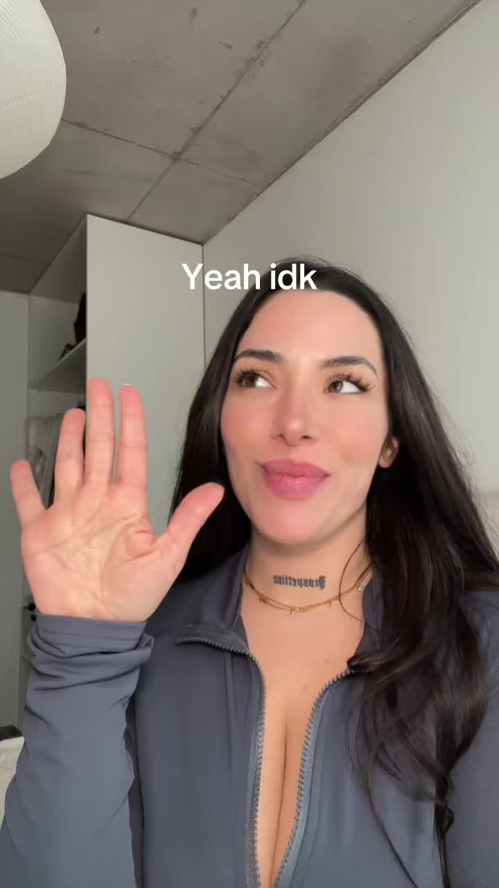 @____juliaclarkson___