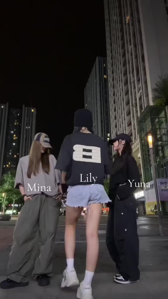@Lily🖤