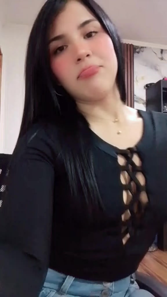 @Ꭵᐯᗩᗩ🌻
