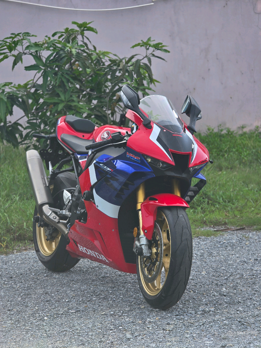 @Bank Motopaica