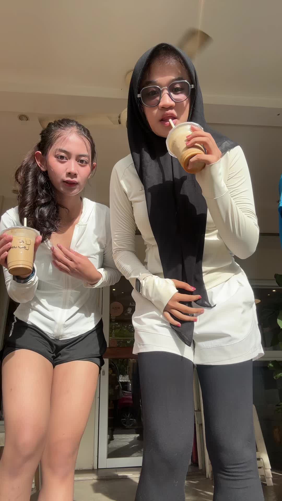 @Biawakk
