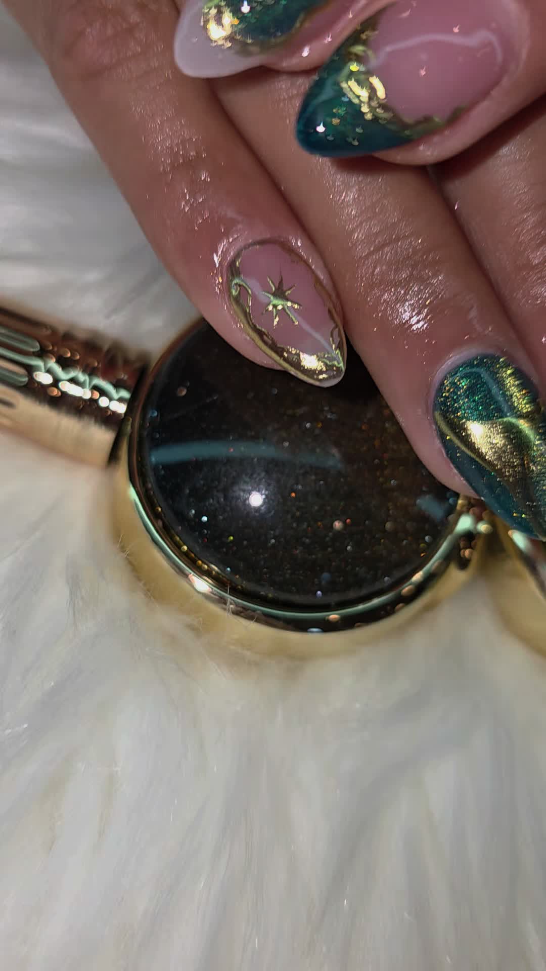 @AnneNails