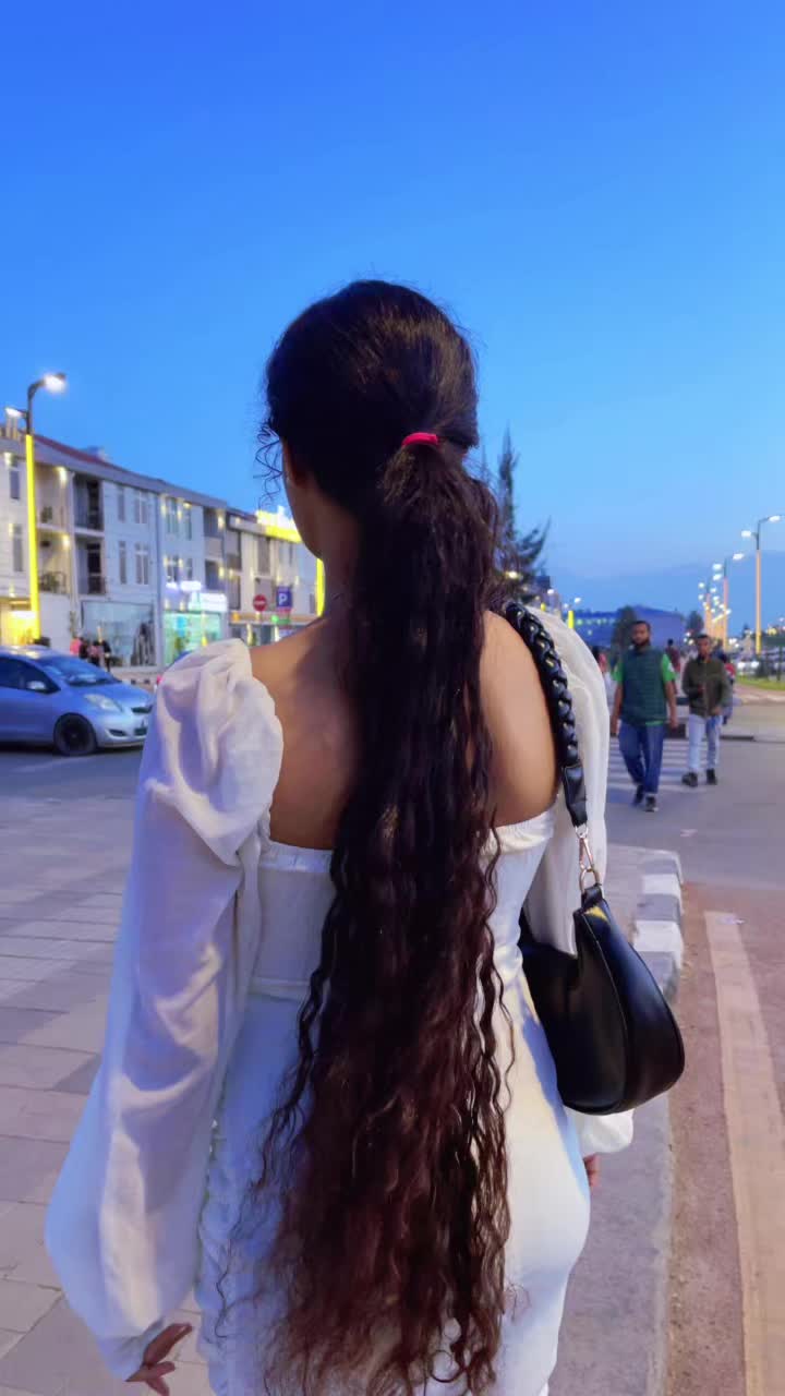 @Venesia🦋♋️