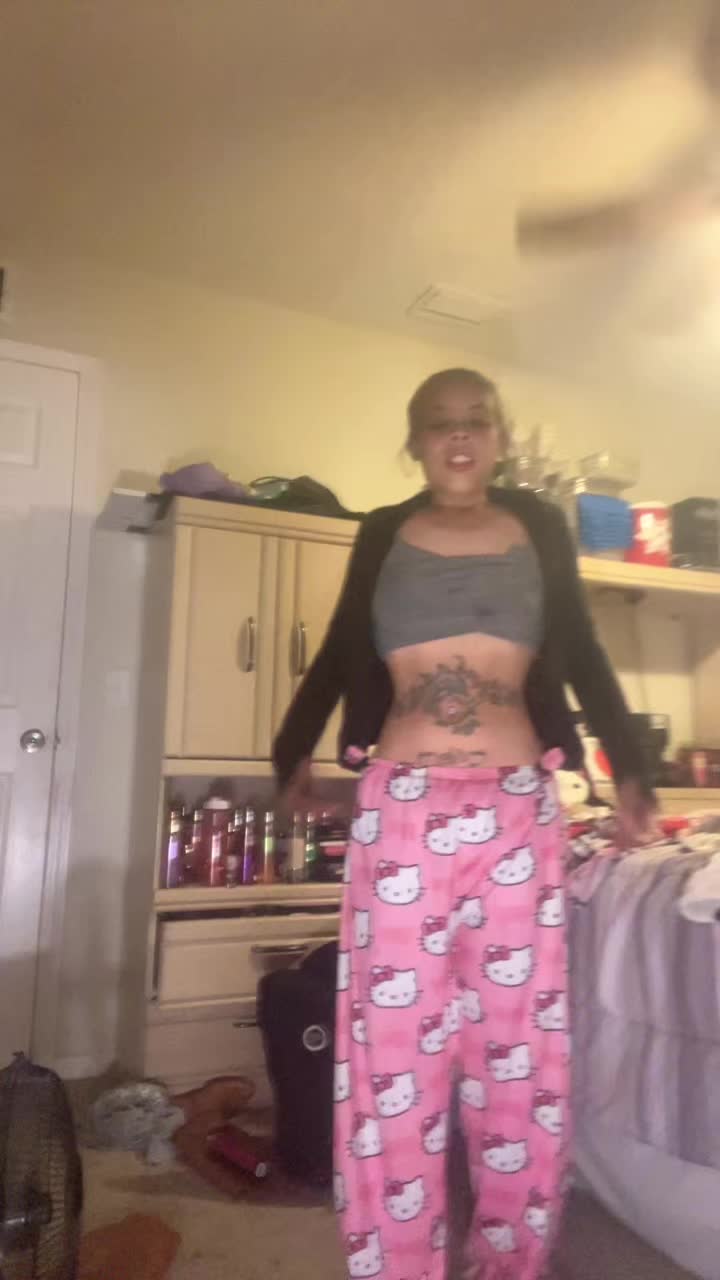 @CurlyHeadCutie