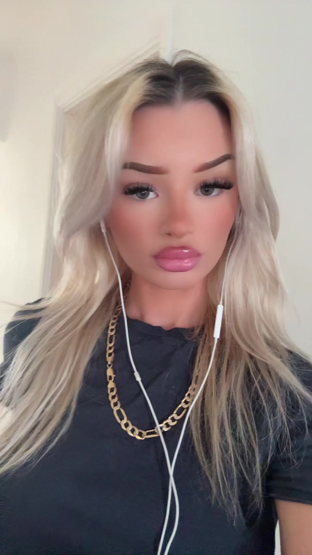 @Elliequigley