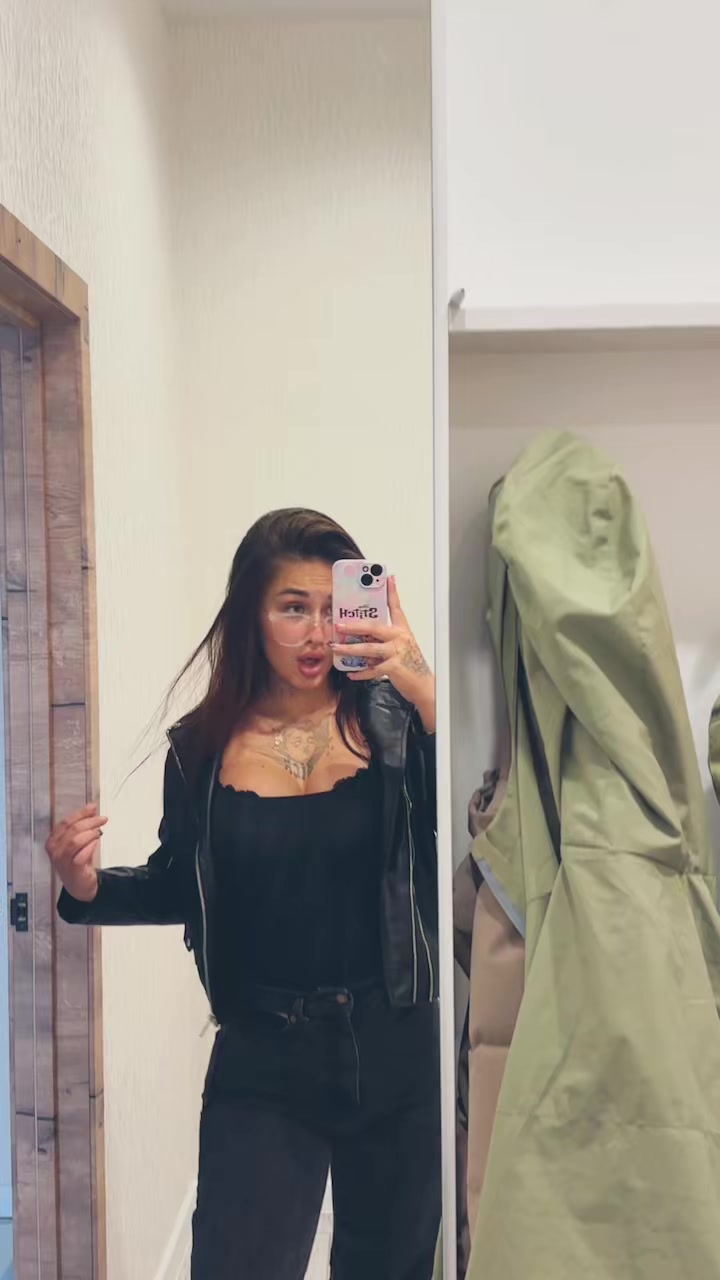 @nora_murs