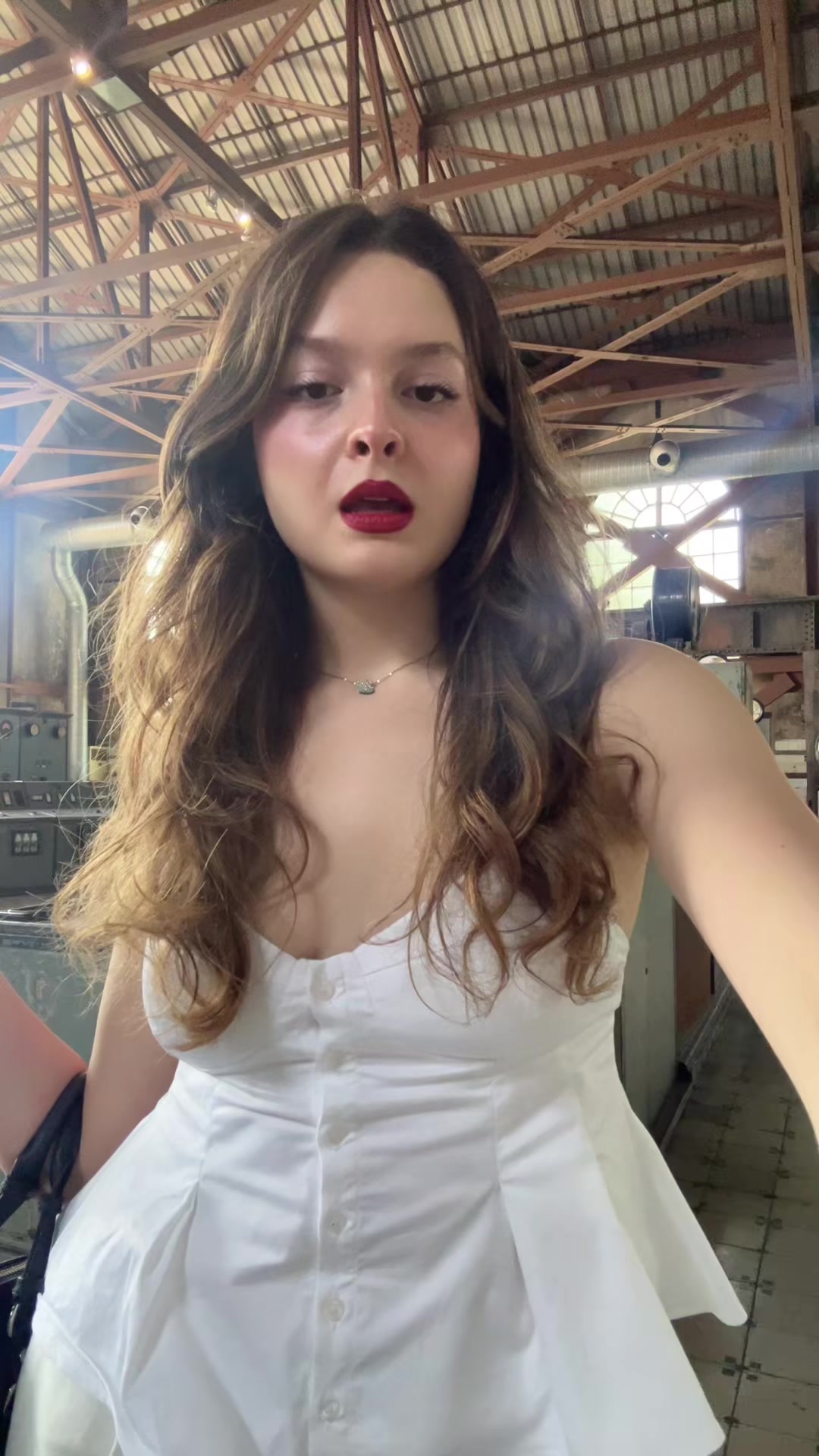 @𝒴