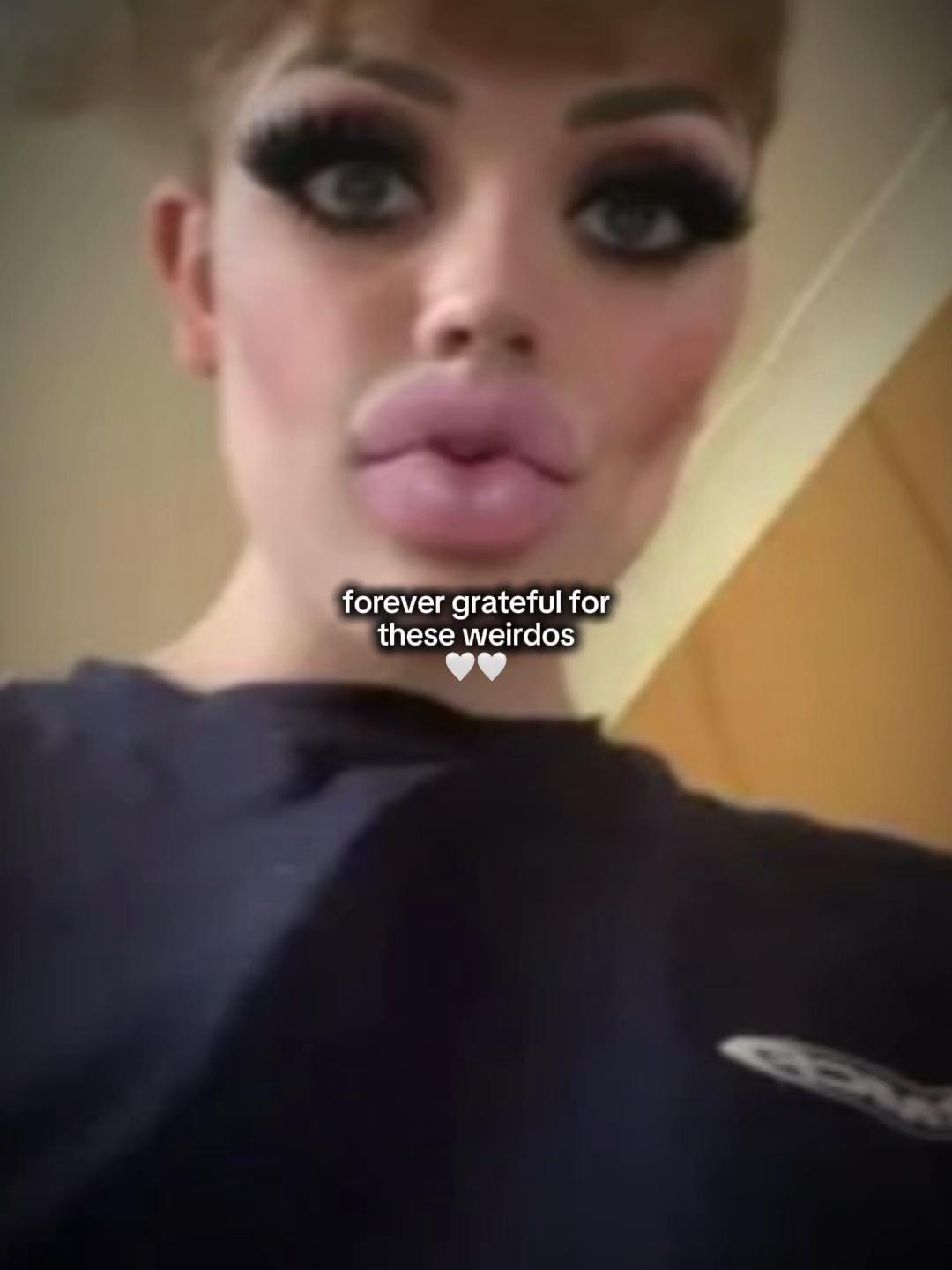 @𝒯𝒾𝒶𝒶🥂