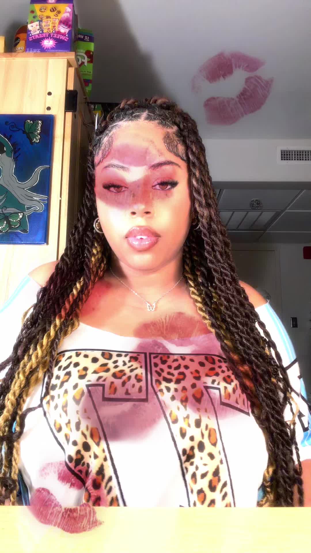 @Lovely.Vee