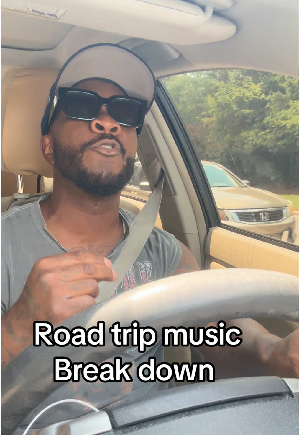 @trippinwithtrav