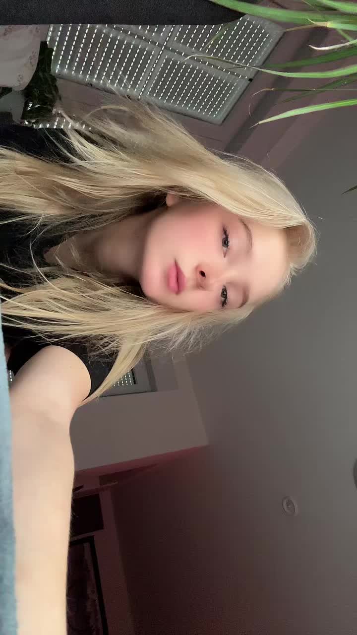 @Blonde_vivi