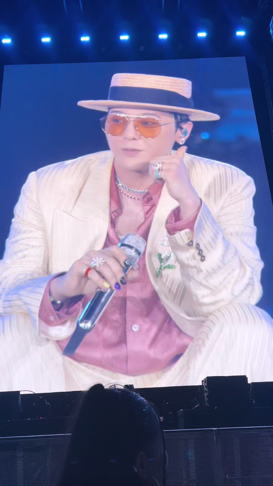 @Uyên Kwon
