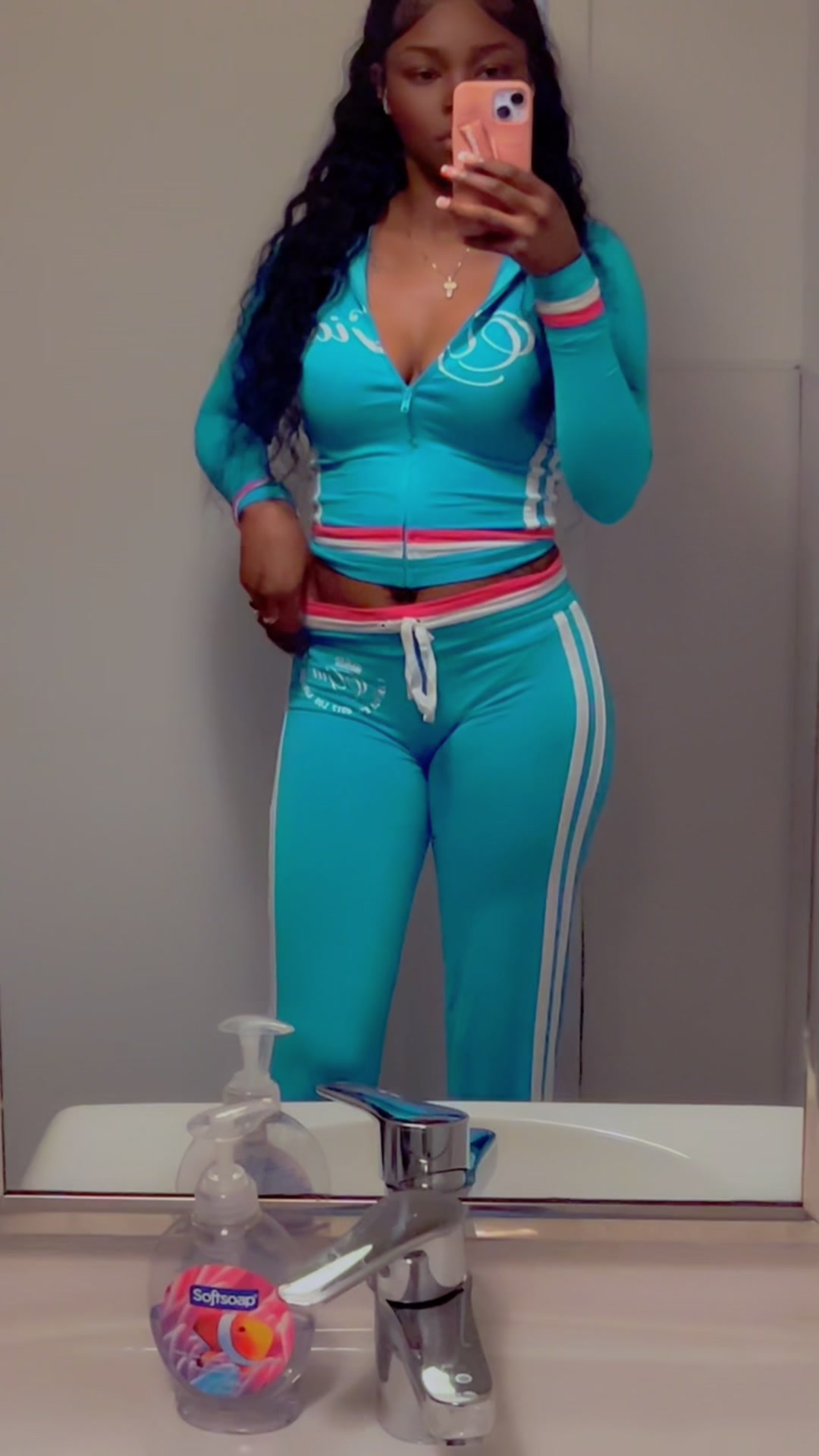 @Chocolatedropp🍫🤤