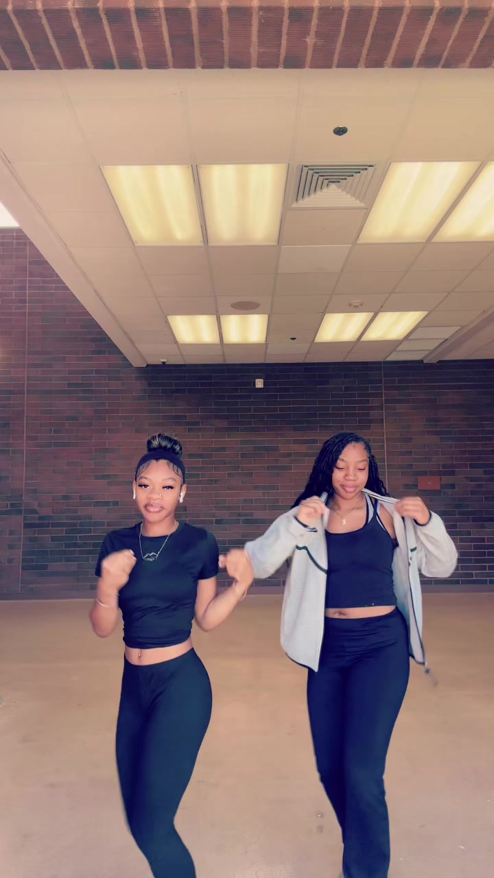 @Lyricc 💐✨